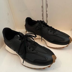 New Balance 327 Black on Black